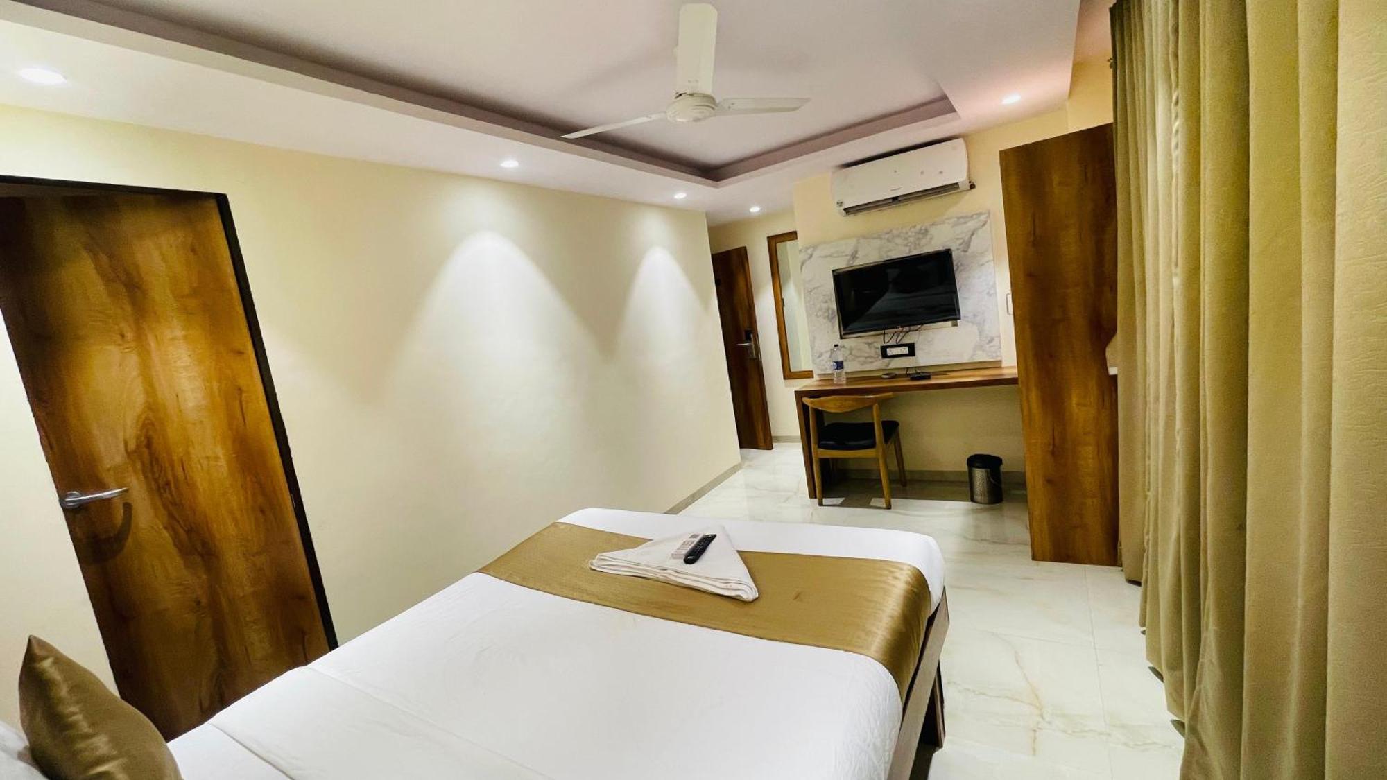 Hotel Arma Residency Bombay Esterno foto