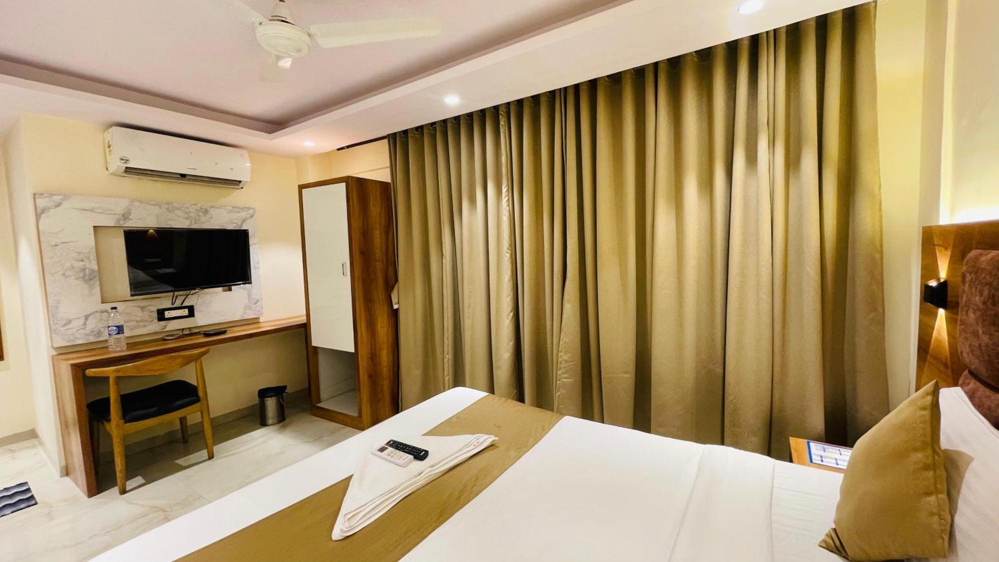 Hotel Arma Residency Bombay Esterno foto