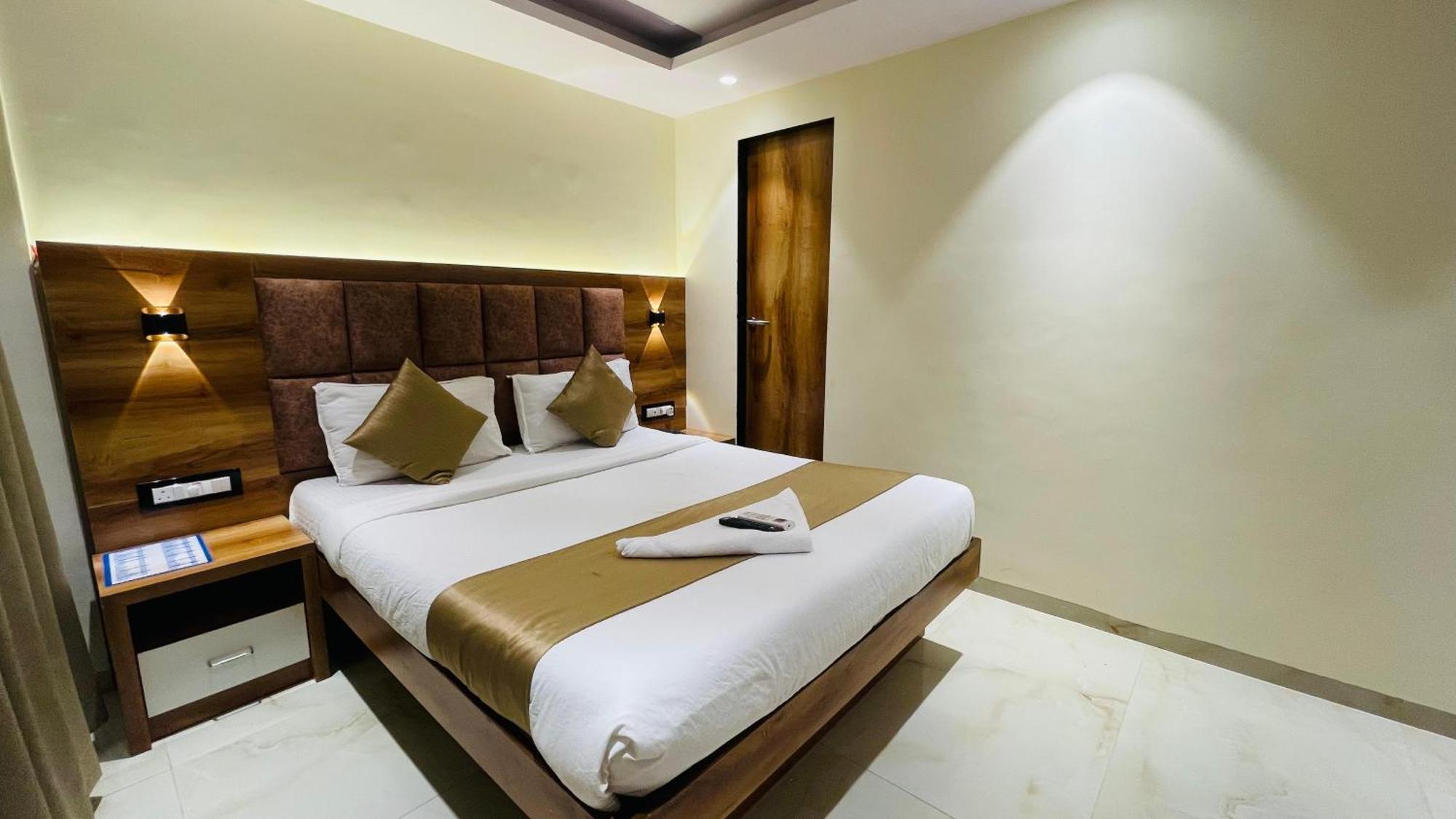 Hotel Arma Residency Bombay Esterno foto